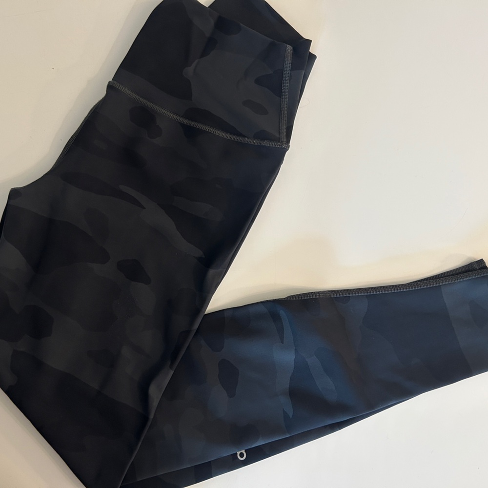 ALO Yoga Women’s Dark Camouflage Joggers